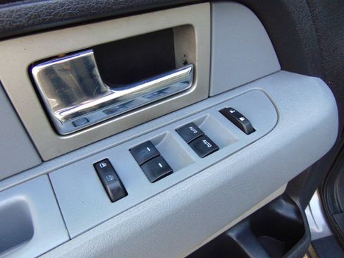 Used 2011 Ford F150 XLT w/ XLT Chrome Pkg RWD image 8