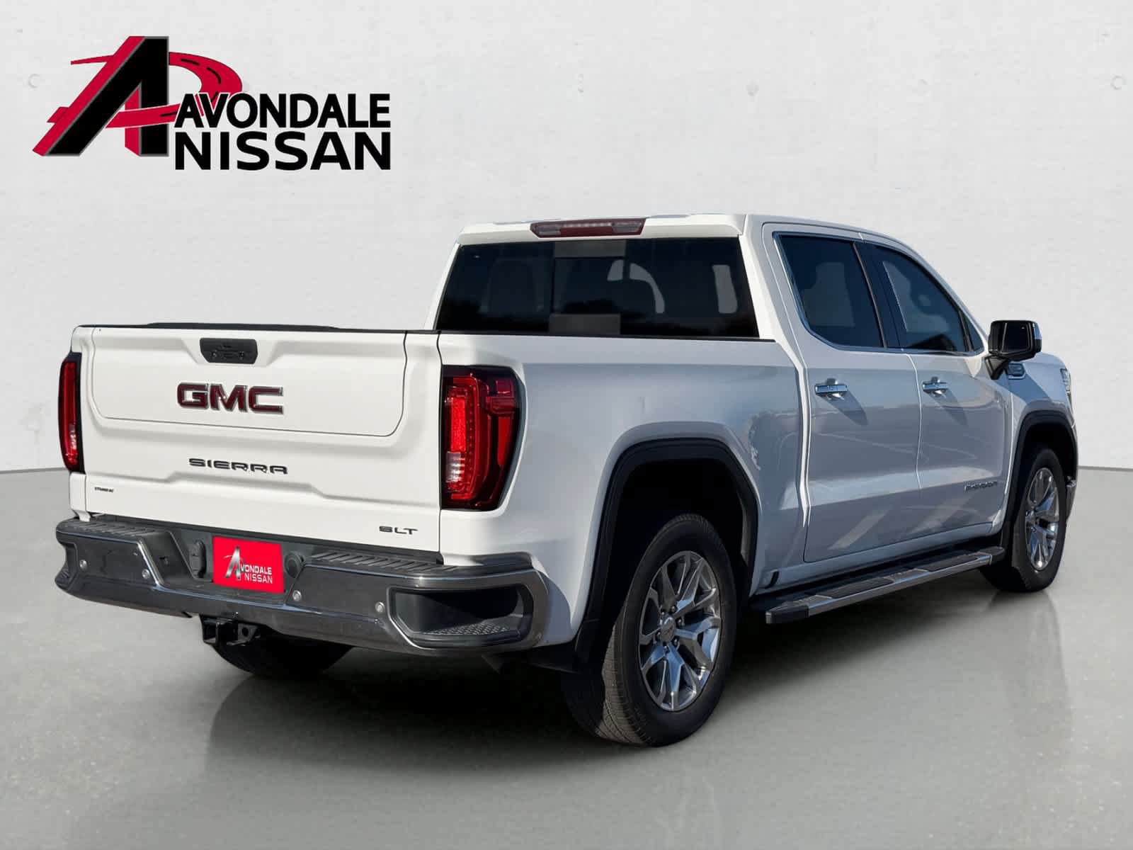 Used 2020 GMC Sierra 1500 SLT w/ SLT Premium Plus Package RWD image 4