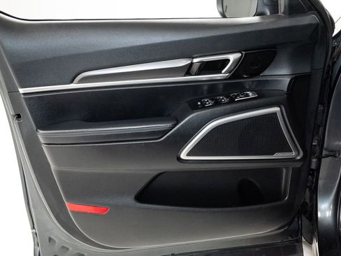 Certified 2024 Kia Telluride S w/ S Sunroof Package AWD/4WD image 9