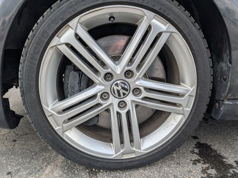 Used 2012 Volkswagen Golf R 4-Door image 21