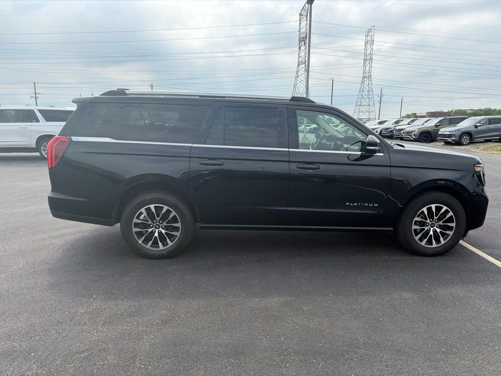 Used 2025 Ford Expedition Max Platinum AWD/4WD image 1
