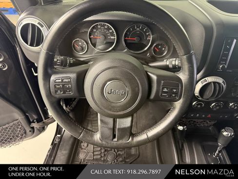Used 2014 Jeep Wrangler Unlimited Rubicon w/ Connectivity Group AWD/4WD image 20
