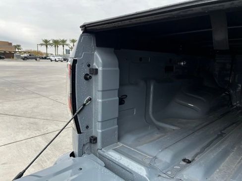 Used 2025 Nissan Frontier PRO-4X image 6