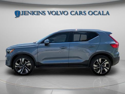Used 2023 Volvo XC40 B5 Plus w/ Protection Package Premier AWD/4WD image 6