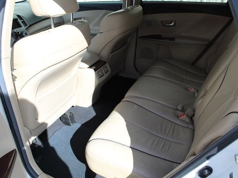 Used 2012 Toyota Venza XLE image 7