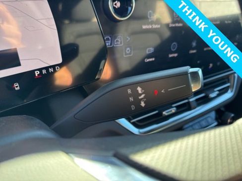 New 2026 Chevrolet Equinox EV LT image 18