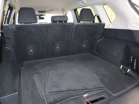 Certified 2023 Nissan Rogue SV image 21