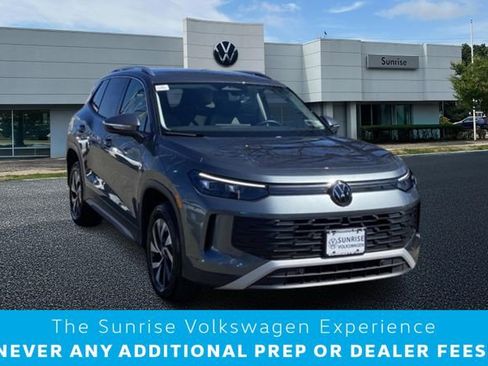 Used 2025 Volkswagen Tiguan S image 1