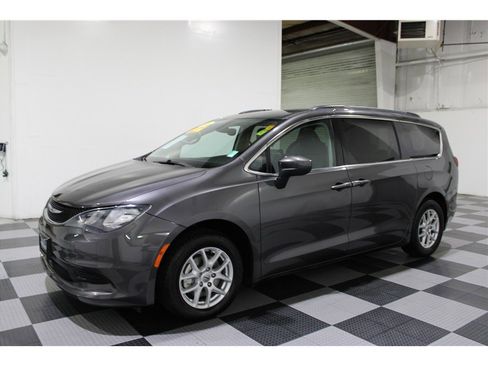 Used 2021 Chrysler Voyager Lxi image 7