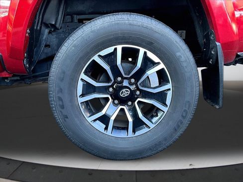 Used 2022 Toyota Tacoma TRD Sport AWD/4WD image 35