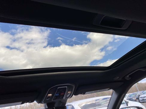 New 2026 Jeep Grand Cherokee Altitude image 8