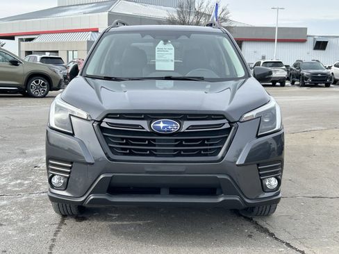 Used 2022 Subaru Forester Limited image 2