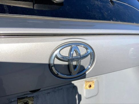 Used 2020 Toyota RAV4 XLE image 30