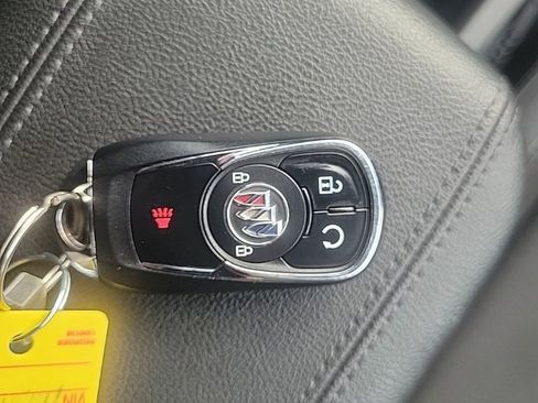 Certified 2021 Buick Encore GX Preferred w/ Cold Weather Comfort Package image 18