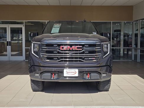 Used 2024 GMC Sierra 1500 AT4 w/ Technology Package AWD/4WD image 2