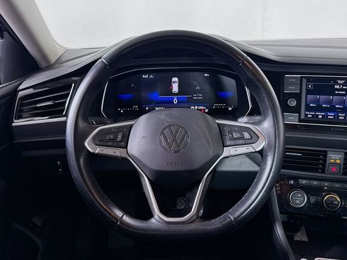 Used 2024 Volkswagen Jetta SE FWD image 11
