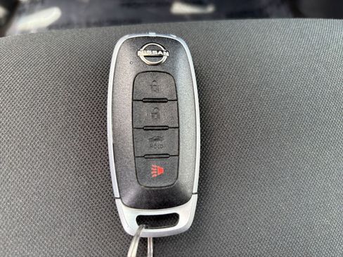 Used 2025 Nissan Versa SV FWD image 20