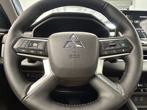 New 2026 Mitsubishi Outlander SE image 28