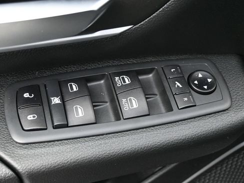 Used 2021 RAM 1500 Big Horn AWD/4WD image 3