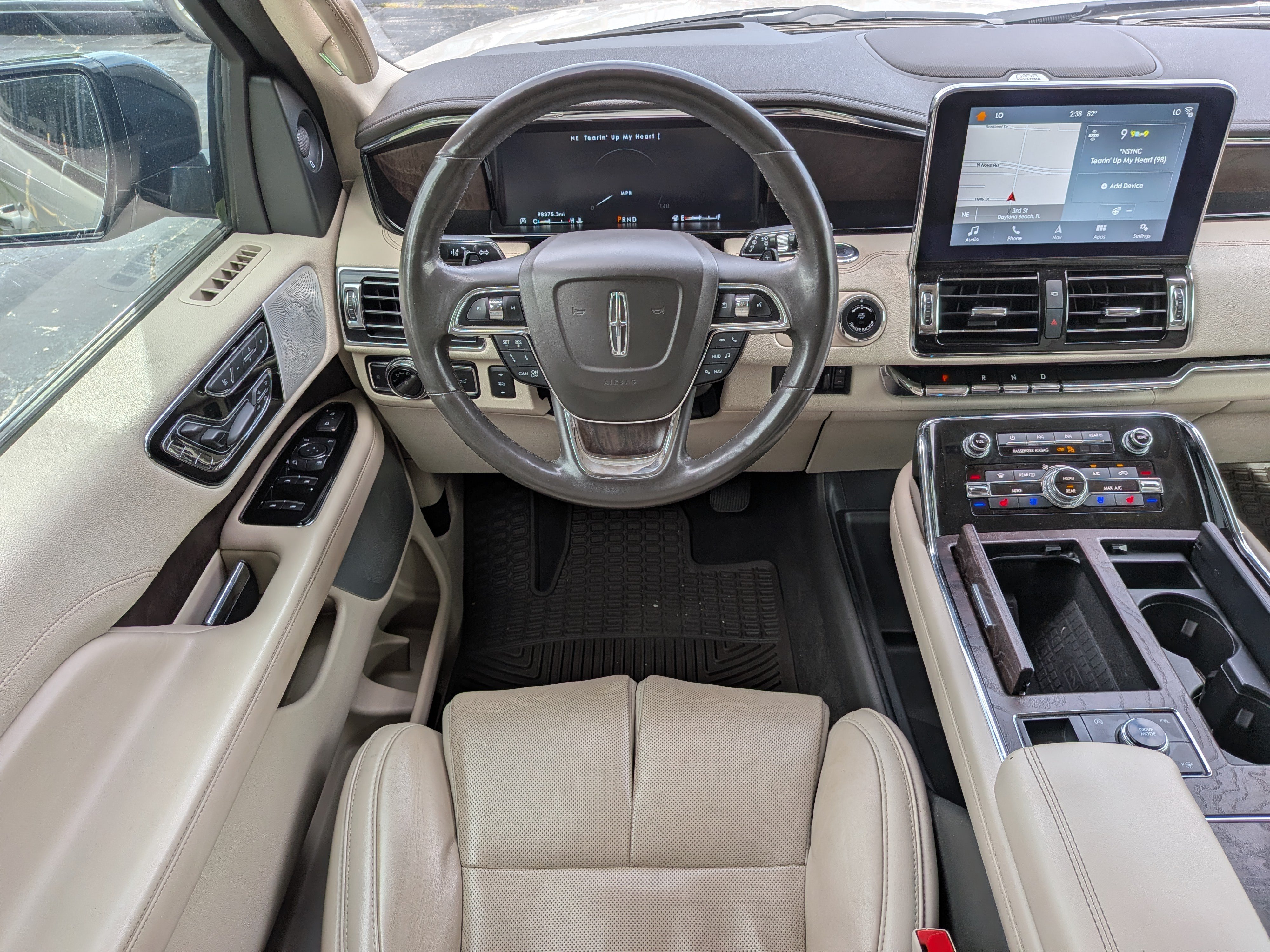 Used 2019 Lincoln Navigator Reserve AWD/4WD image 15