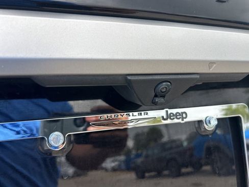 Used 2024 Ford Expedition XLT image 20