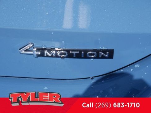 Used 2025 Volkswagen Tiguan SEL R-Line AWD/4WD image 15