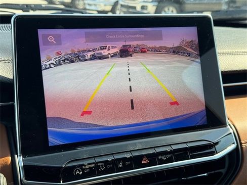 Used 2024 Jeep Compass Limited image 23