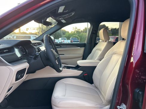 New 2025 Jeep Grand Cherokee Limited image 20