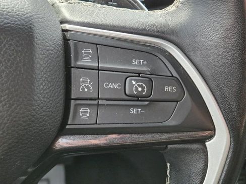 Used 2022 Jeep Grand Cherokee Altitude image 17