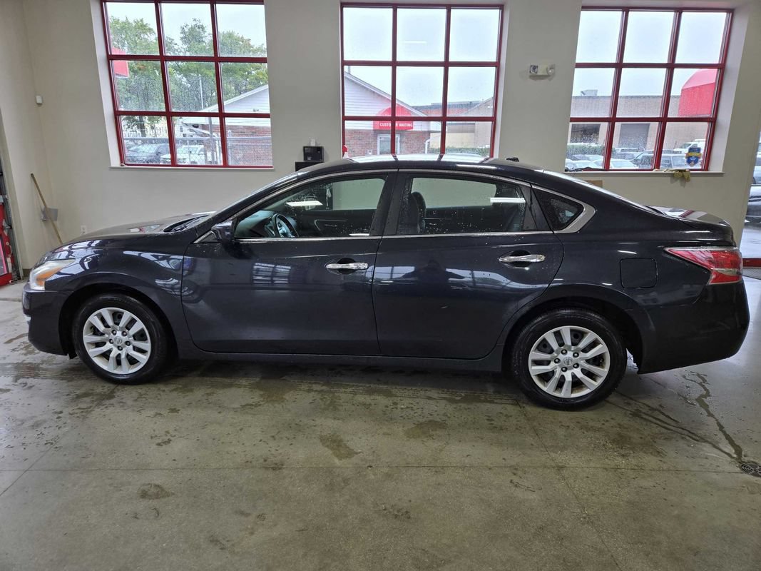 Used 2015 Nissan Altima 2.5 S w/ Power Driver Seat Package FWD image 4