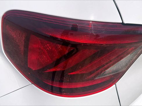 Used 2025 Hyundai Venue Limited FWD image 29