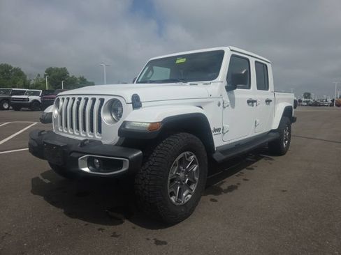 Used 2022 Jeep Gladiator Overland w/ LED Lighting Group AWD/4WD image 2