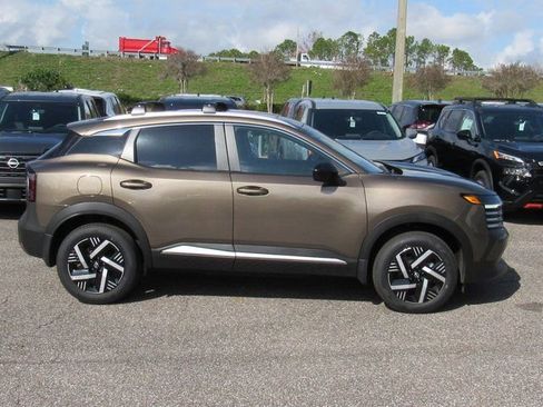 New 2026 Nissan Kicks SV w/ SV Premium Package image 2