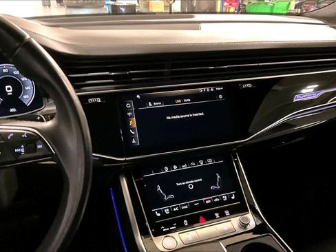 Used 2020 Audi Q8 Prestige w/ Prestige Package image 5