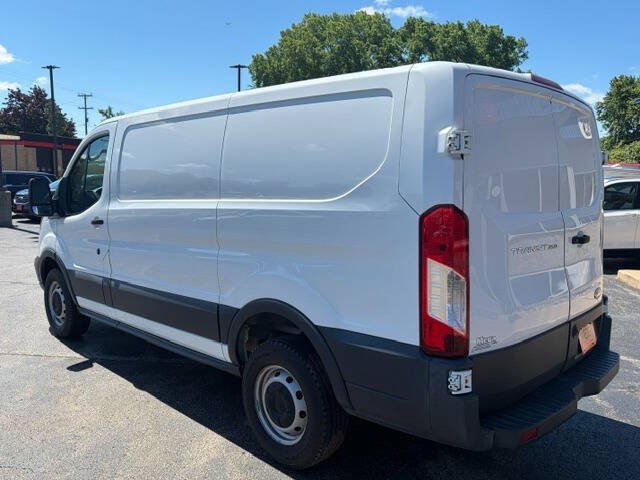 Used 2018 Ford Transit 250 130 Low Roof RWD image 4