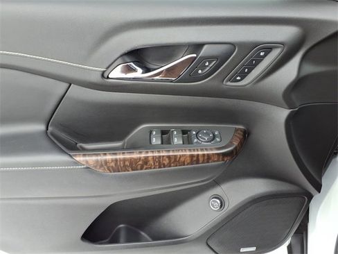 Used 2020 GMC Acadia Denali w/ Technology Package image 3