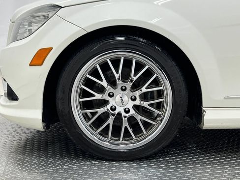 Used 2009 Mercedes-Benz C 300 Sedan image 37