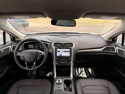 Used 2018 Ford Fusion SE w/ Equipment Group 602A image 22