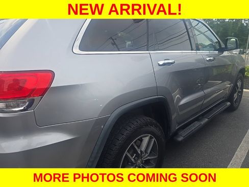 Used 2017 Jeep Grand Cherokee Limited AWD/4WD image 5