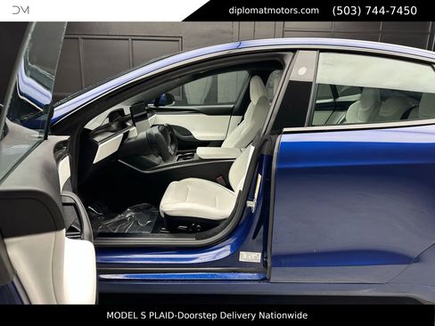 Used 2021 Tesla Model S Plaid image 17
