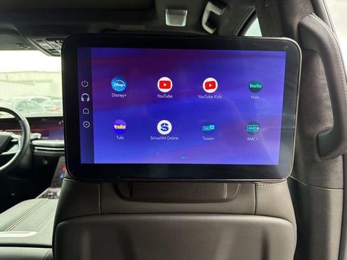 Used 2025 Cadillac Escalade Sport Platinum w/ LPO, ONYX Package AWD/4WD image 27
