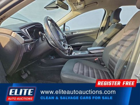 Used 2019 Ford Fusion SE image 13