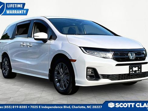 Used 2025 Honda Odyssey Touring image 1