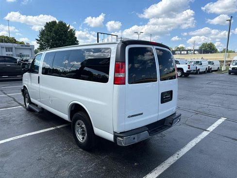 Used 2018 Chevrolet Express 2500 LT w/ LT Preferred Equipment Group RWD image 6