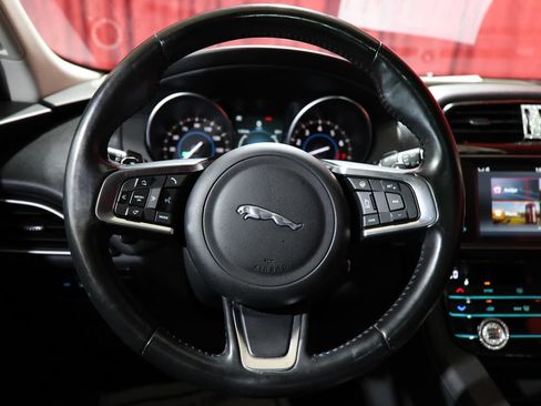 Used 2018 Jaguar F-PACE Prestige AWD/4WD image 17