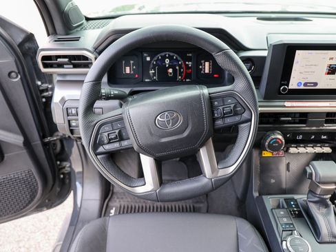 Certified 2025 Toyota Tacoma SR5 w/ SR5 Upgrade Package AWD/4WD image 45