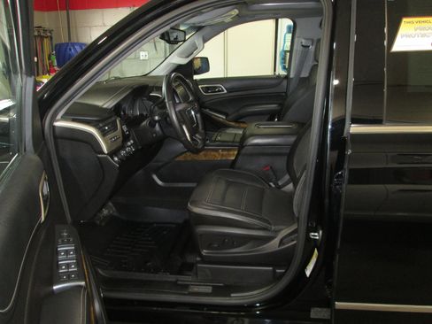 Used 2017 GMC Yukon XL Denali w/ Open Road Package image 5