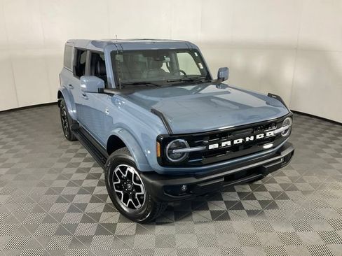Used 2025 Ford Bronco Outer Banks AWD/4WD image 40