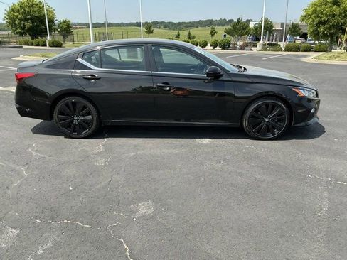 Used 2020 Nissan Altima 2.5 SR FWD image 2