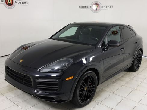 Used 2022 Porsche Cayenne GTS w/ Premium Package Plus AWD/4WD image 35